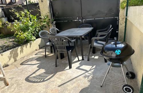 Pierrefitte-sur-Seine Apartment | Cozy Studio Near Tram 5 in Saint Denis – Pet Friendly Stay