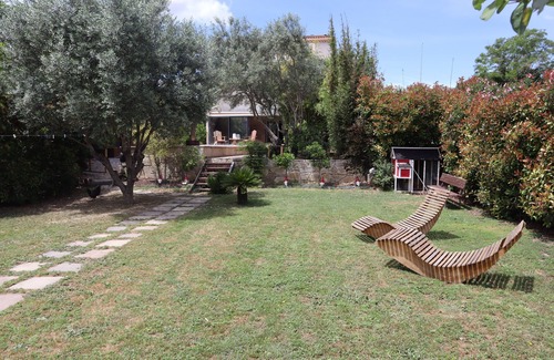 Servian House | Unique Vigneronne Retreat in Occitanie Near the Beach