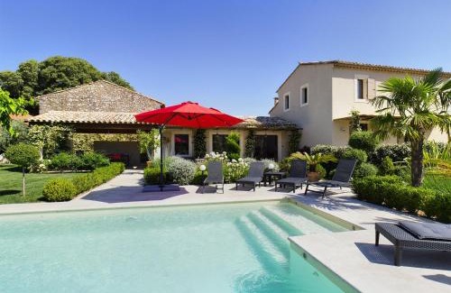 Eygalieres House | Delightful Villa in Eygalière with Pool and Beautiful Garden