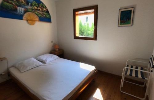 La Franqui Villa | Family-Friendly Villa T3 with Terrace, Parking & Beach Access