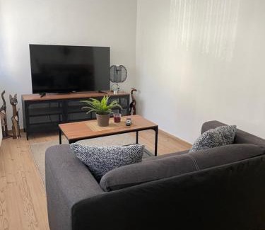 Untergruppenbach Apartment | Elegant Apartment Steps from Burgnähe's Attractions