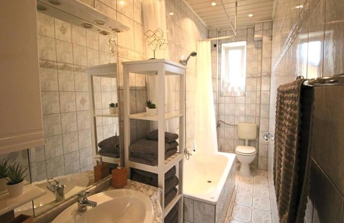Mannheim Apartment | Relaxing Retreat: Pet-Friendly Apartment in Central Location