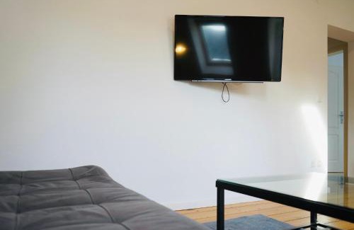 Stadtmitte Apartment | Cozy Apartment in Prime Location for Family Getaways