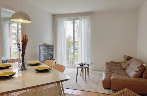 Affoltern Apartment | Cozy Zurich Apartment with Netflix & Family-Friendly Amenities