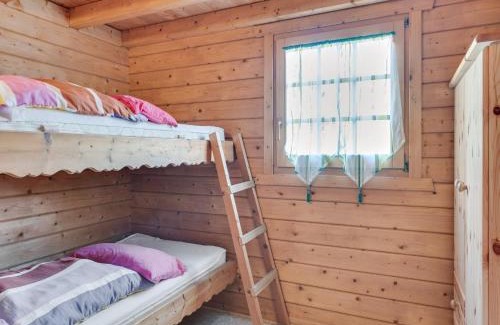 Niederaula House | Cozy Holiday Home with Private Garden for Families and Pets