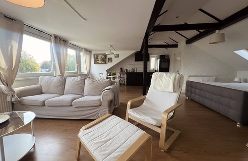 Konigsheide Apartment | Cozy Haven Apartment with Kitchen & Breakfast Included