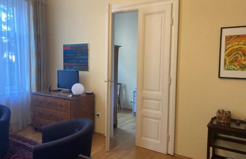Wahring Apartment | Elegant Vienna Art Nouveau Hotel with Free Wi-Fi