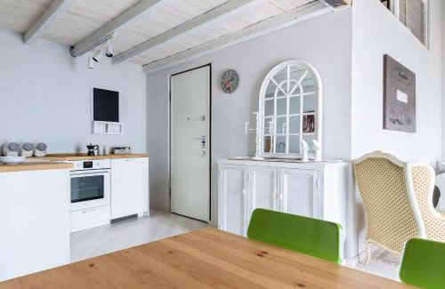 Moltrasio Apartment | Scenic Lake View Retreat - byMyHomeinComo Awaits You