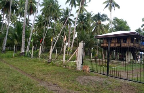 Quezon House | Charming Charme Del Mare Beach Resort with Oceanfront Views