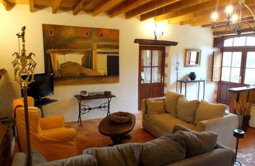 Asnieres sur Vegre House | Authentic Riverside Gîte for 4 with Enchanting Garden