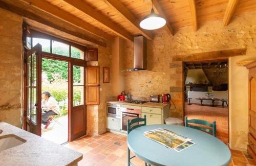 Asnieres sur Vegre House | Authentic Riverside Gîte for 4 with Enchanting Garden