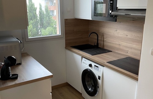 Seilh Apartment | Inviting T2 at Seilh Golf Course with Pool & Family Extras