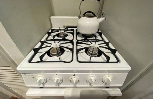 West University House | Exceptional Retreat Near UA: 1BR with Spa & Pet-Friendly