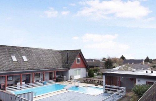 Vipperod Apartment | Charming 63m2 Apartment with Shared Pool for Families
