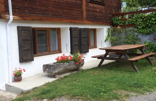 Saint-Gervais-les-Bains Apartment | Cozy T3 Retreat in a Picturesque Hamlet