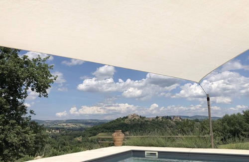 Monte Castello di Vibio Cottage | Charming house with private pool and stunning views on the Tiber valley