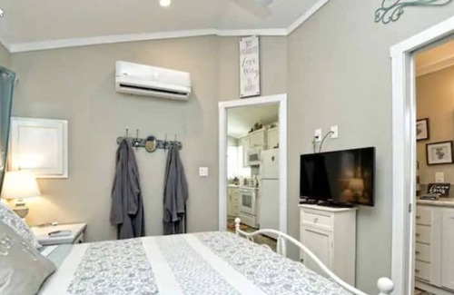 Silver Creek Village House | Guest Rated 10/10: Cozy Tiny Home with Kayaks & SUPs