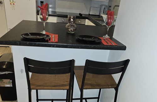 Huddersfield Apartment | Cozy 1-Bed Apartment in Huddersfield - Child Friendly Stay