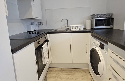 Huddersfield Apartment | Cozy 1-Bed Apartment in Huddersfield - Child Friendly Stay