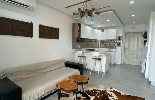 Les Jardins d'El Menzah 1 Apartment | Cozy 1-Bed Apartment in Tunis, Steps from the Centre