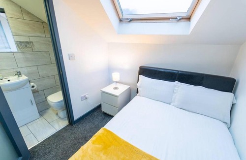 Selly Oak Apartment | Cozy 1-Bed Studio in Birmingham - Guest Rated 7.5/10