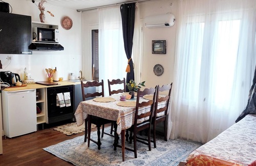 Jouy-le-Moutier House | Charming 1-bedroom house in Jouy-le-Moutier near Paris and a Leisure Island