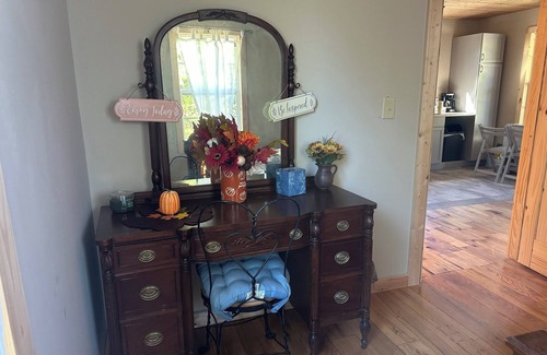 Stamping Ground Cottage | Charming 1-bedroom cottage with WiFi and AC in lovely Stamping ky