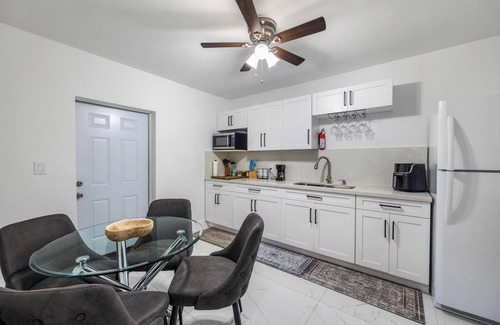 Carol City Apartment | Charming 1-bedroom apartment with AC, WiFi in nice Miami Gardens