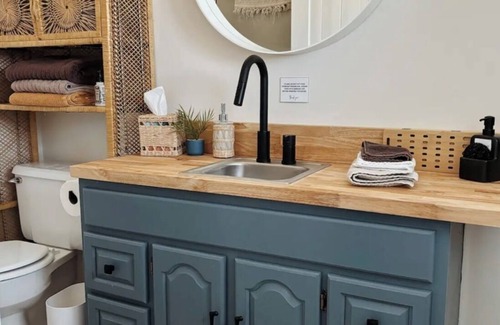 Leeds House | Charming 1 bedroom/1 bathroom private casita w/AC & WiFi in tranquil Leeds, UT