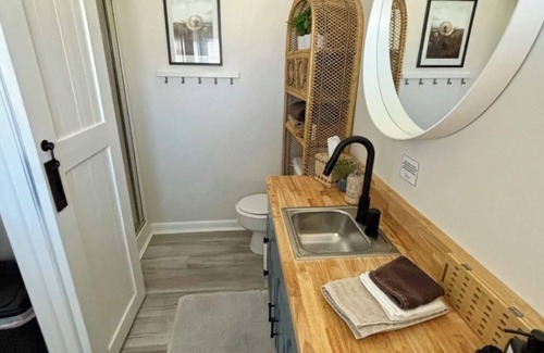 Leeds House | Charming 1 bedroom/1 bathroom private casita w/AC & WiFi in tranquil Leeds, UT