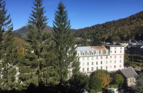Mont-Dore Apartment | Cozy Apartment Le Mont-Dore: Perfect for Families & Pets