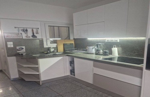 Ilioupoli Apartment | Charming 1-bedroom apart. with fitness, close sea and mountain in Ilioupoli