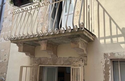 Eastern Sicily Apartment | Charming 1-bedroom apartment in gorgeous Siracusa with AC, WiFi