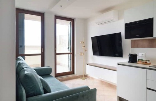 Latina Apartment | Charming 1-bedroom apartment with WiFi, AC in lovely Latina