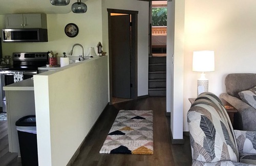 Seabeck Apartment | Charming 1-bedroom apartment with deck to view beautiful Seabeck Bay