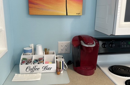 Fort Myers House | Charming 1-bedroom cottage w/pool, WiFi/AC and minutes from Fort Myers downtown.
