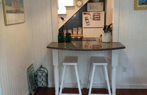 West Hyannisport Cottage | Cozy 1 Bedroom Cottage with Ocean View Near Craigville Beach