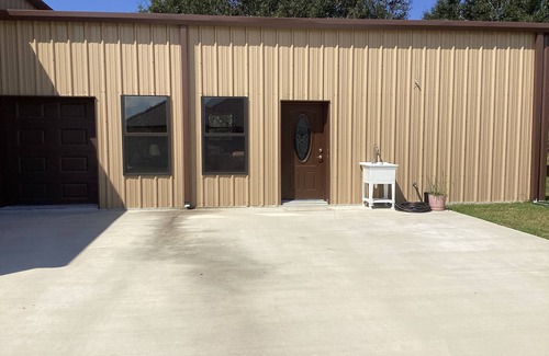 Milton Cottage | Charming 1-bedroom cottage in Ridge/Judice community with central AC/Heating.