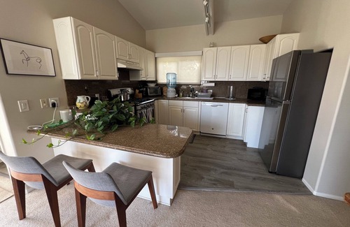 Central Malibu Cottage | Charming 1-bedroom cottage in serene Malibu with WiFi