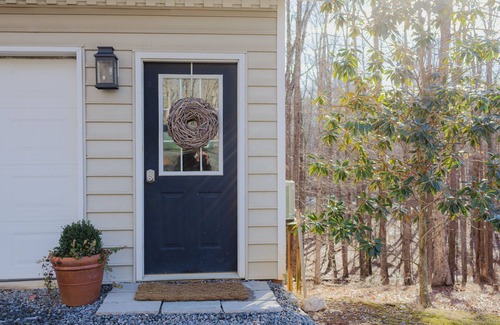 Afton Cottage | Charming 1-bedroom cottage in fabulous Afton, Blue Ridge Parkway, UVA, Wineries