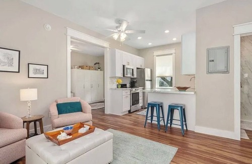 Manteo Cottage | Charming 1-bedroom cottage with WiFi and AC in gorgeous Manteo