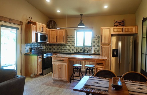 Spring Valley Cottage | Charming 1-bedroom guest Casita nestled in central Arizona.