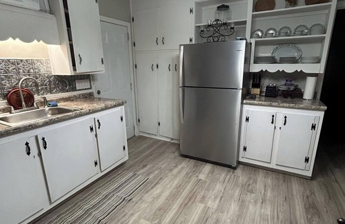 Kingstree House | Charming 1-bedroom house in awesome Kingstree with AC, WiFi