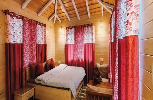 Bhimtal Hotel | Charming 1-bedroom hotel in beautiful Bhimtal with WiFi