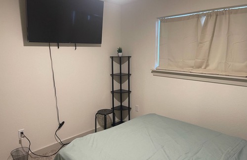 Austin House | Charming 1-bedroom house in marvelous Austin with WiFi
