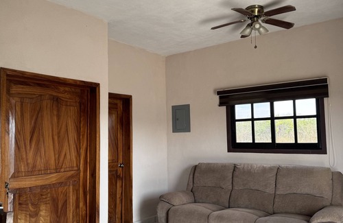 La Union de Isidoro Montes de Oca House | Charming 1-bedroom house with WiFi, AC in welcoming La Saladita