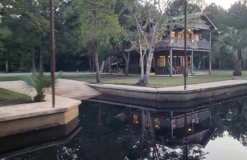 Shoreline Park House | Charming 1-bedroom house with WiFi, AC on the Bayou in beautiful Bay St. Louis