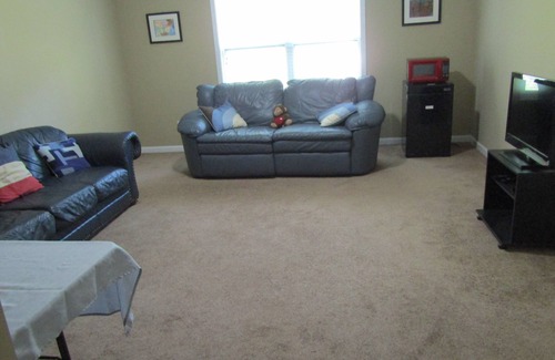 Clarkdale House | Charming 1-bedroom space with living room WiFi and AC in a shared space.