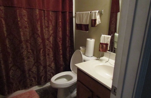 Clarkdale House | Charming 1-bedroom space with living room WiFi and AC in a shared space.