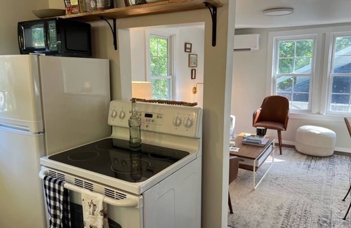 Avondale Cottage | Charming 1-bedroom cottage with AC, WiFi in quaint Avondale area of Jax.
